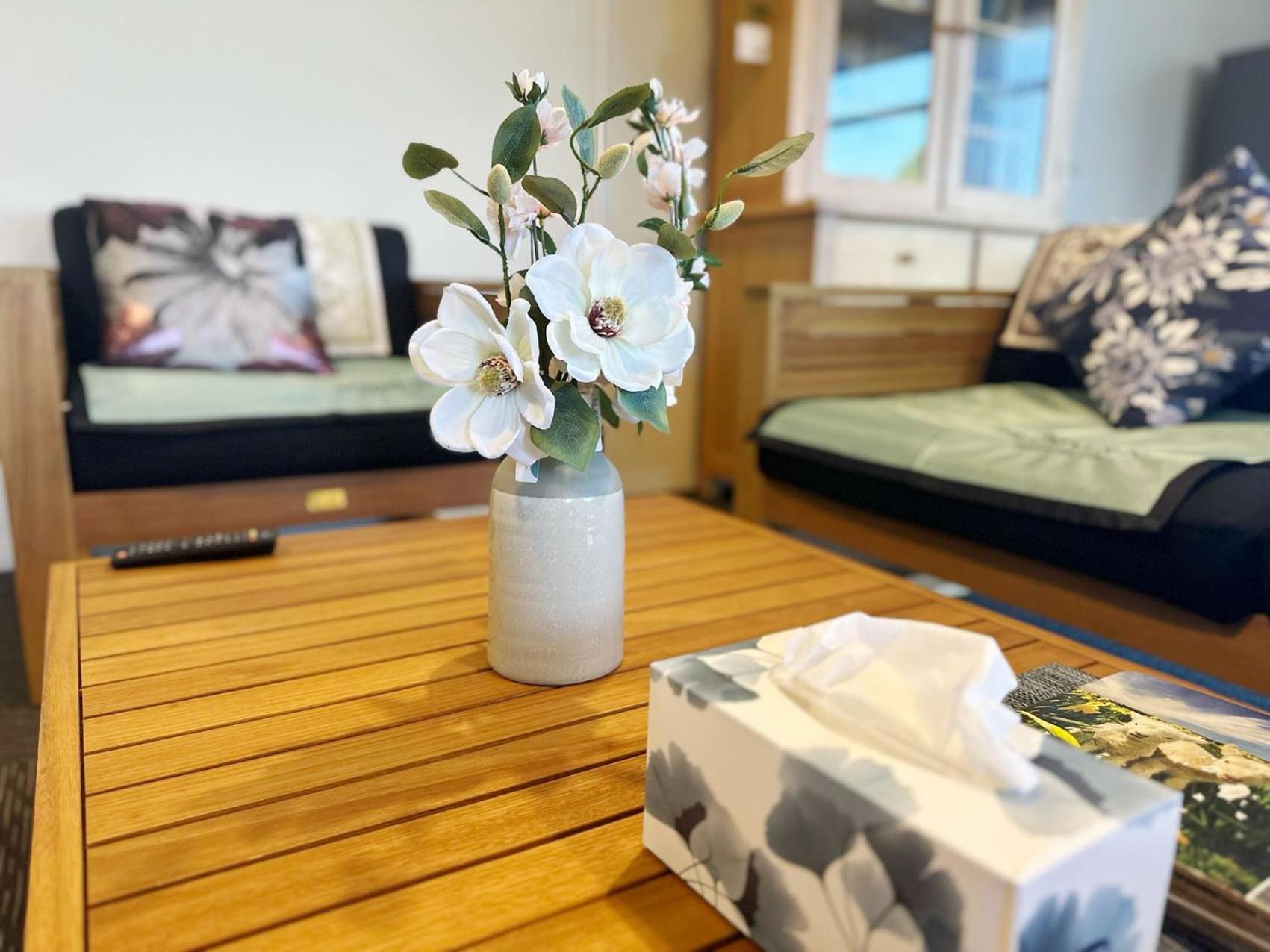 Mia'S Home With Lake View ロトルア エクステリア 写真